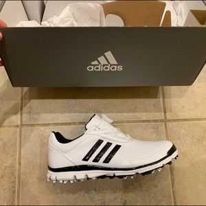 Women’s golf shoes
